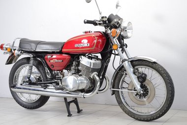 Suzuki GT500 (9)