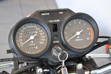 Suzuki GT550 (7)