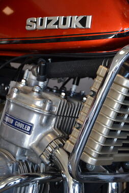 SUZUKI GT750 orange (12)