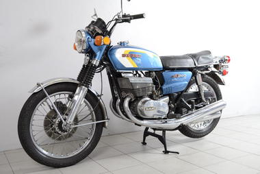 Suzuki GT 380 (2)