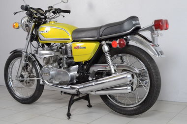 Suzuki GT 380 (2)