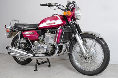 Suzuki GT 750 J (9)