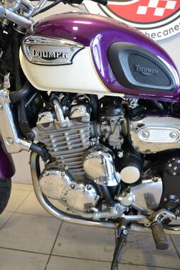 Triumph 900 Adventurer (4)