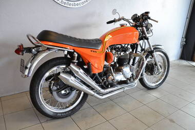Triumph T140 Hurricane evocation (13)