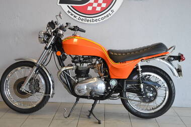 Triumph T140 Hurricane evocation (4)