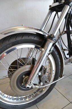 Triumph T140 Hurricane evocation (7)