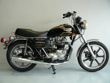 Triumph T140D spécial (6)