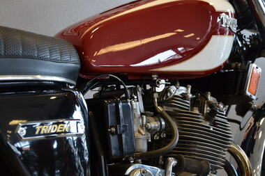 TRIUMPH TRIDENT T160 (12)