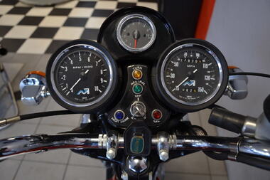 TRIUMPH TRIDENT T160 (18)