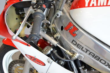 YAMAHA TZ250 (6).JPG