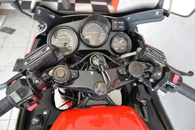 Yamaha FZ 750 (11)