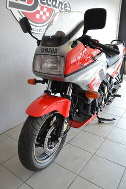 Yamaha FZ 750 (12)