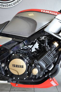 Yamaha FZ 750 (1)