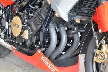 Yamaha FZ 750 (4)