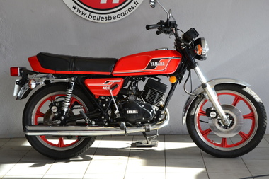 Yamaha RD400 (1)