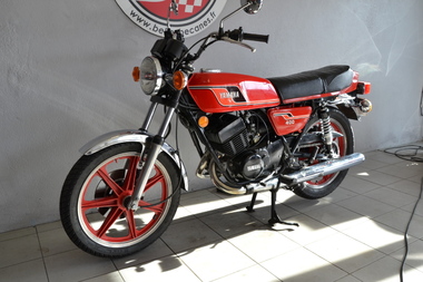 Yamaha RD400 (4)