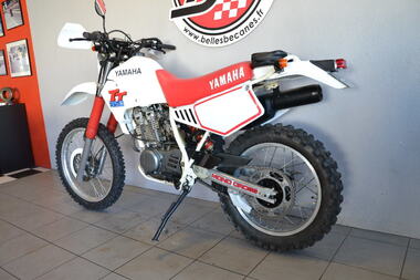 YAMAHA TT350 rouge (2)