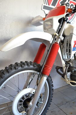 YAMAHA TT350 rouge (4)