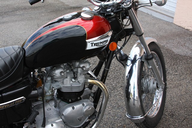 Triumph 750 Bonneville - 2011EXAR5 - 9