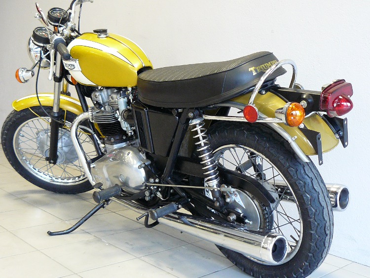 Triumph Bonneville T 120 RV (14)