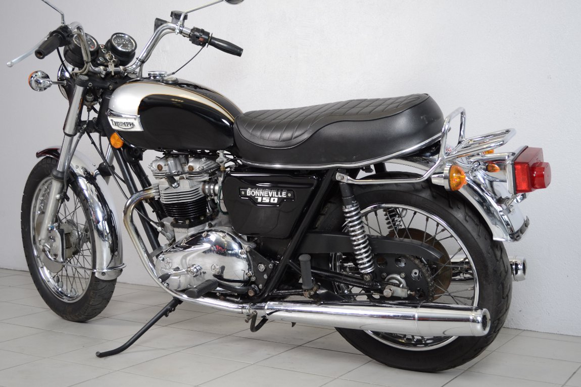 Triumph T140 E (3)