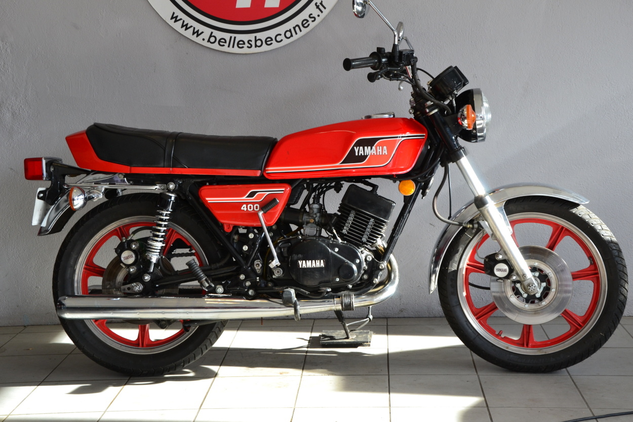 Yamaha RD400 (1)