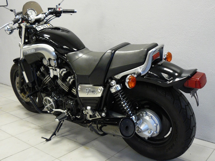 Yamaha v.max black (8)